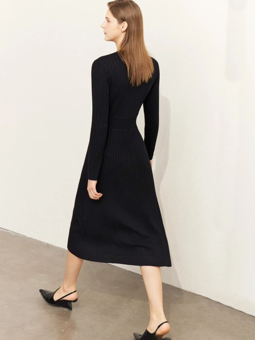 A-line knit dress with V-neck and button details 2