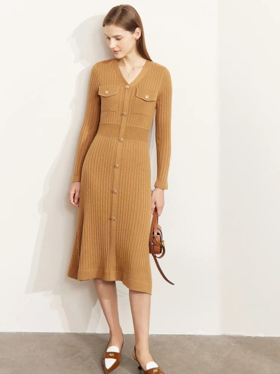 A-line knit dress with V-neck and button details 5