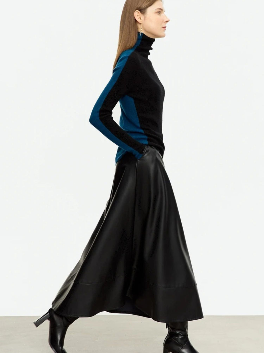 A-line leather skirt with button 2