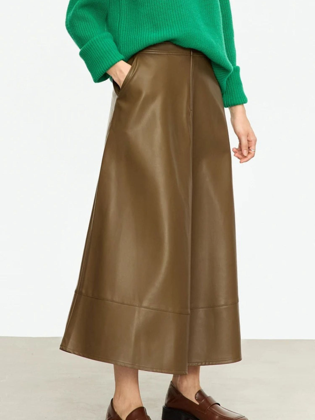 A-line leather skirt with button 5