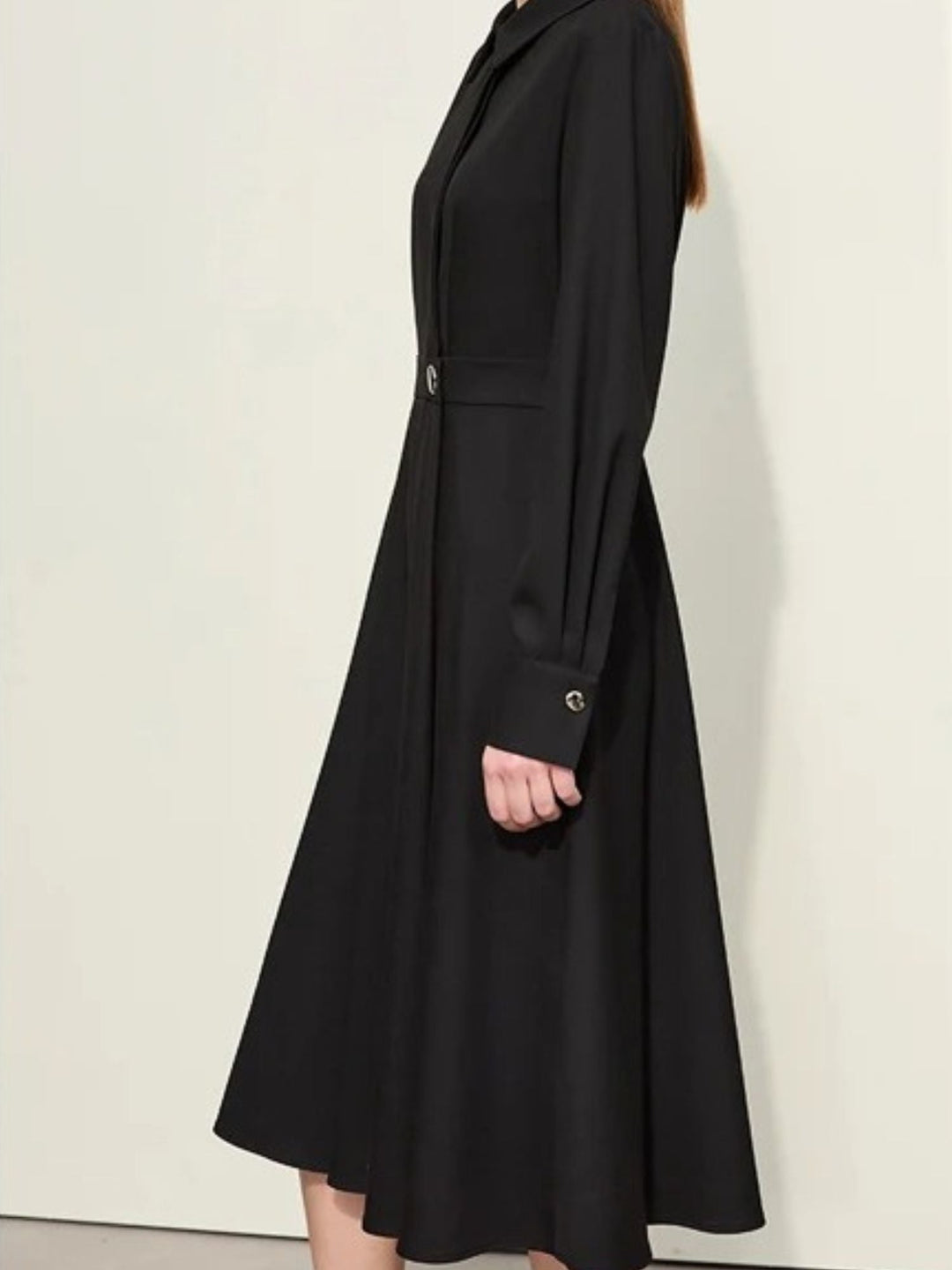 Asymmetric knee-length dress with metal buckle belt 3