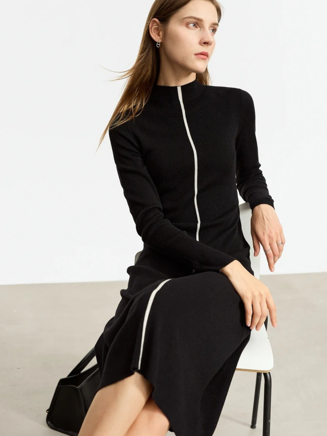 French tight-fitting knitted dress with half-high collar 3