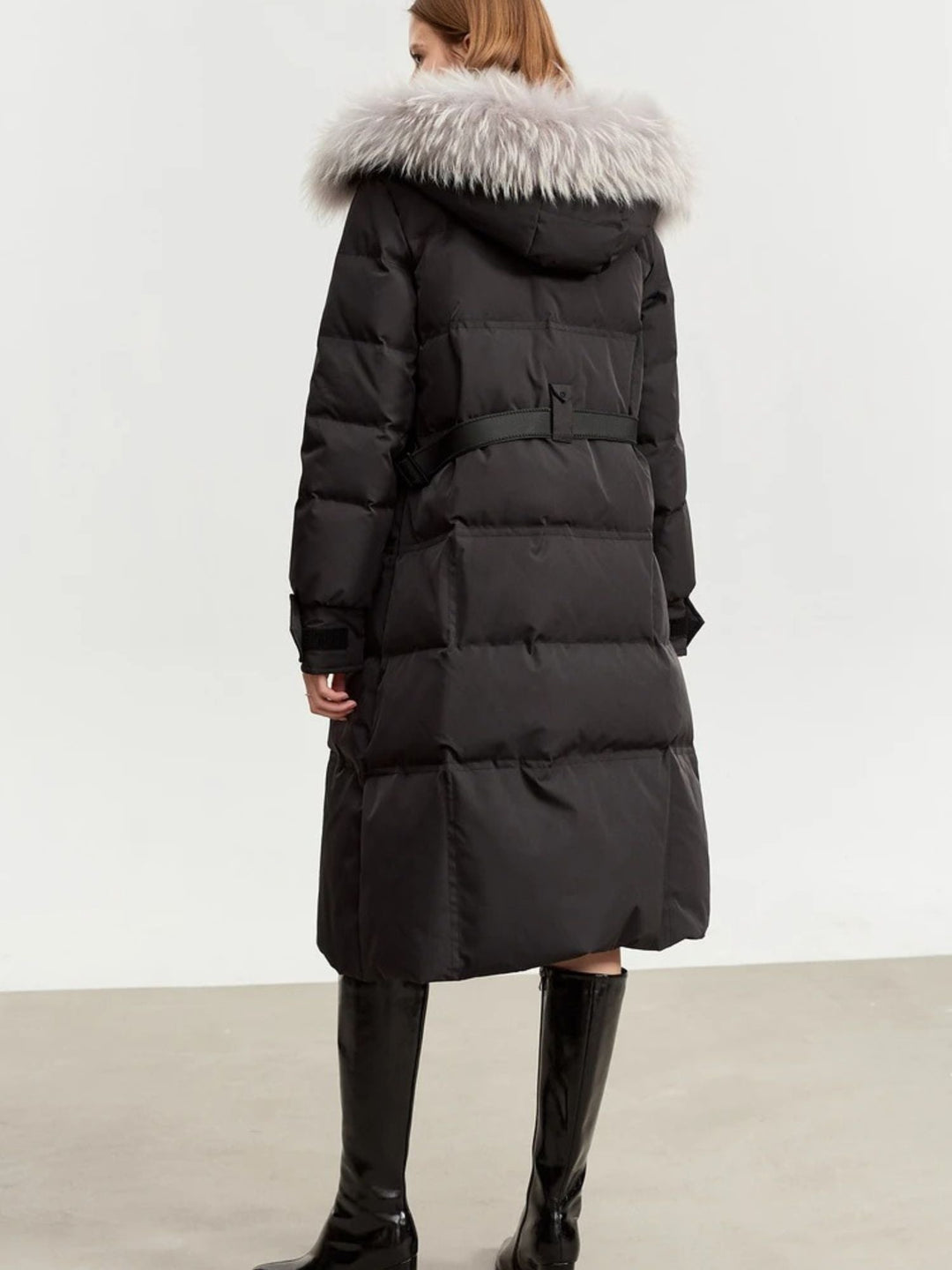Long quilted down jacket with removable fur collar and adjustable belt 3