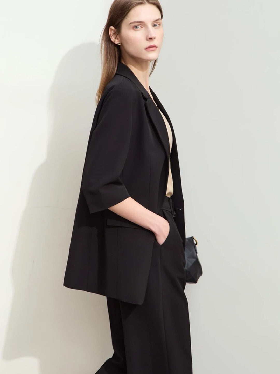 Loose blazer and high-waisted wide-legged trousers set 1