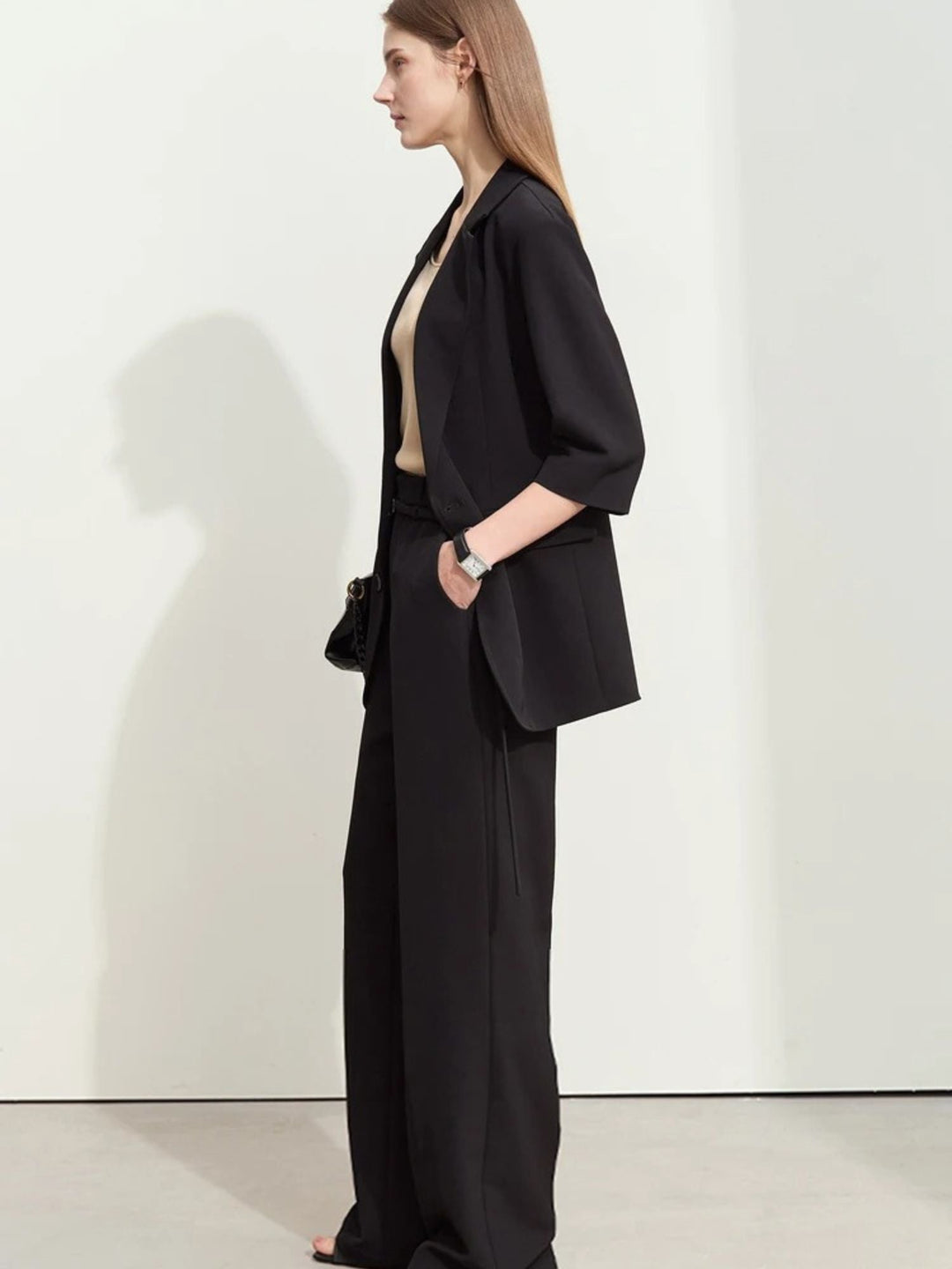 Loose blazer and high-waisted wide-legged trousers set 3