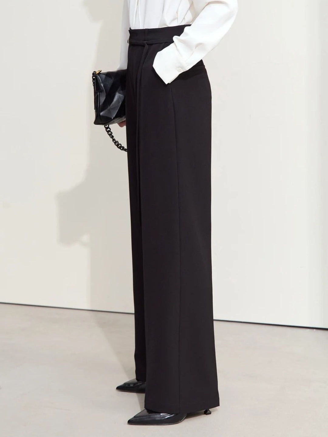 Loose blazer and high-waisted wide-legged trousers set 6