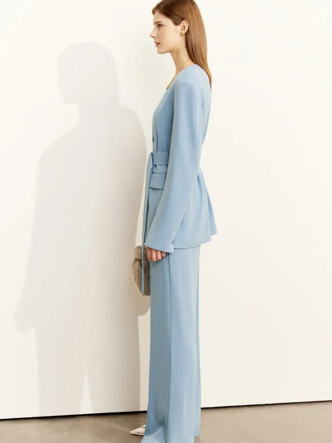 Minimalist V-neck blazer and wide-leg pants set 3