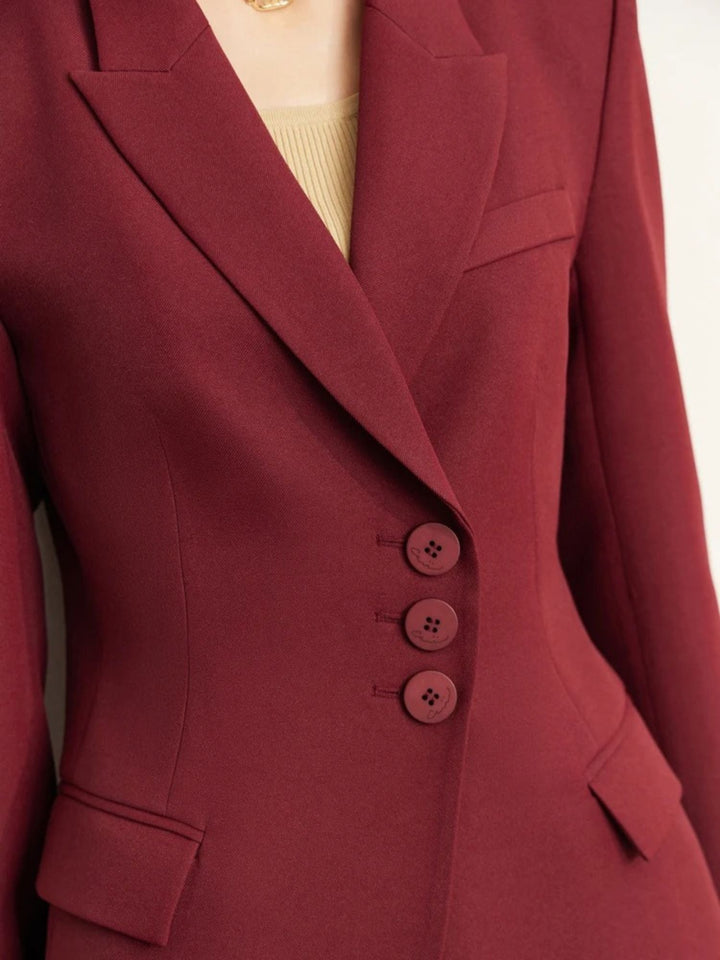 Minimalist blazer and high-waisted, tapered trousers set 3