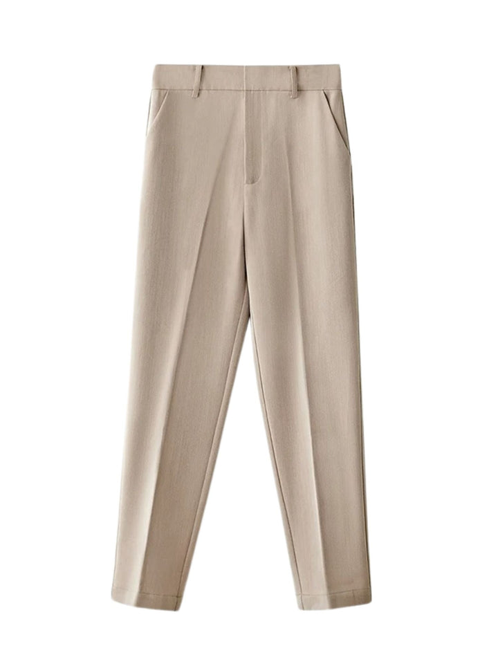 Versatile blazer and pantsuit set in chin-length 5